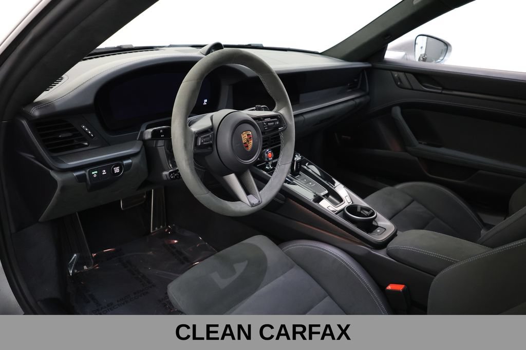 Used 2025 Porsche 911 Carrera GTS RWD image 9