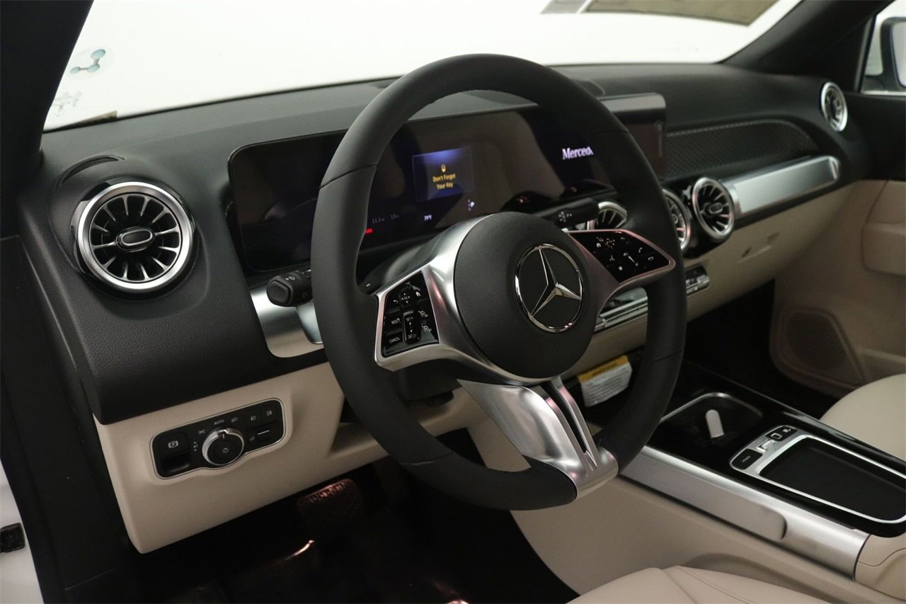 New 2025 Mercedes-Benz GLB 250 image 6