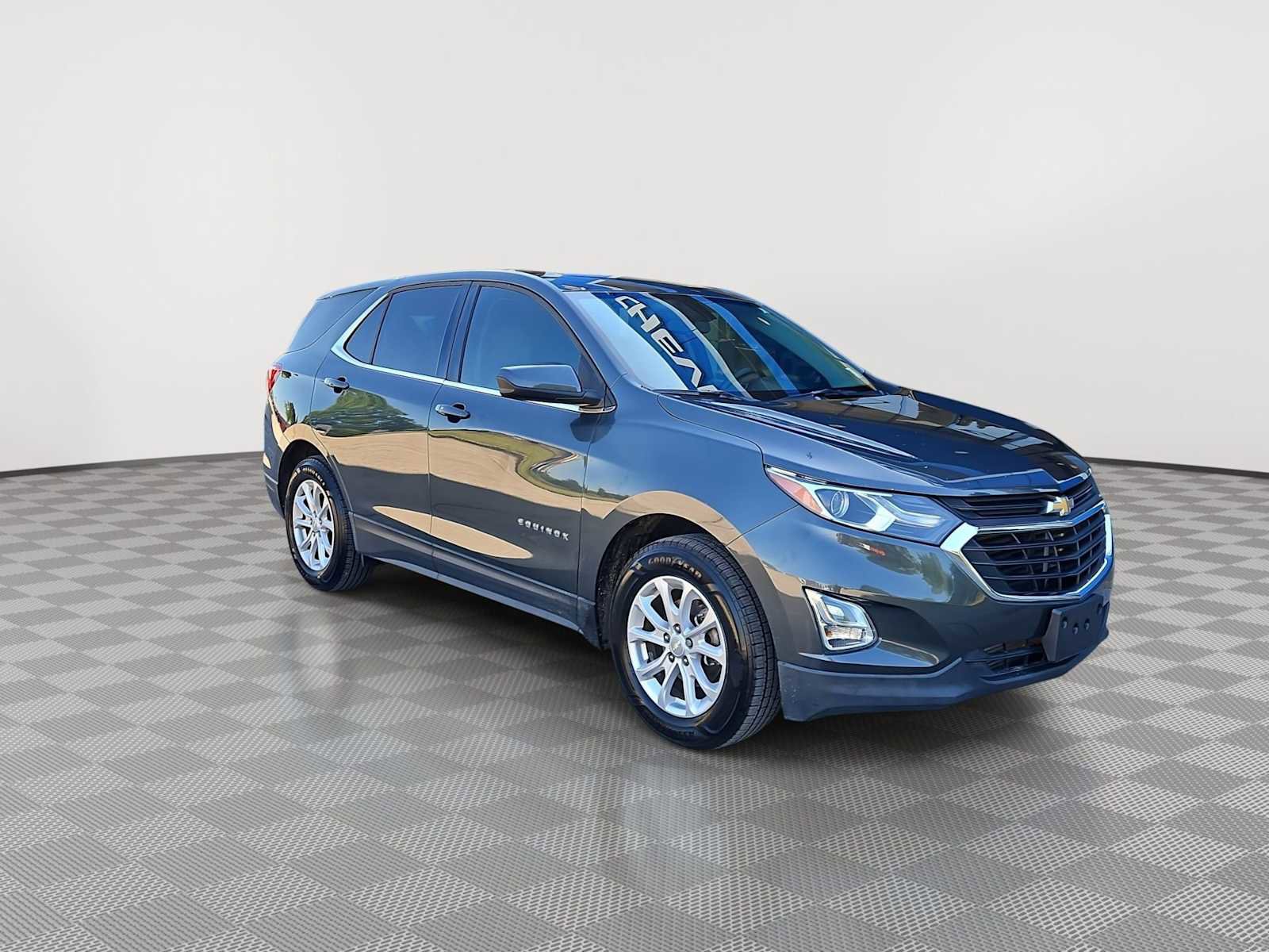 Used 2018 Chevrolet Equinox LT FWD image 3