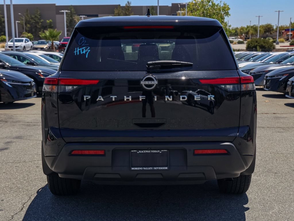 Used 2024 Nissan Pathfinder S w/ Cargo Package FWD image 5