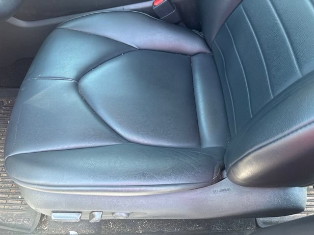Used 2023 Toyota Highlander XLE AWD/4WD image 14