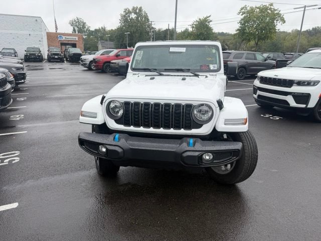 Used 2024 Jeep Wrangler Unlimited w/ Convenience Group AWD/4WD image 6