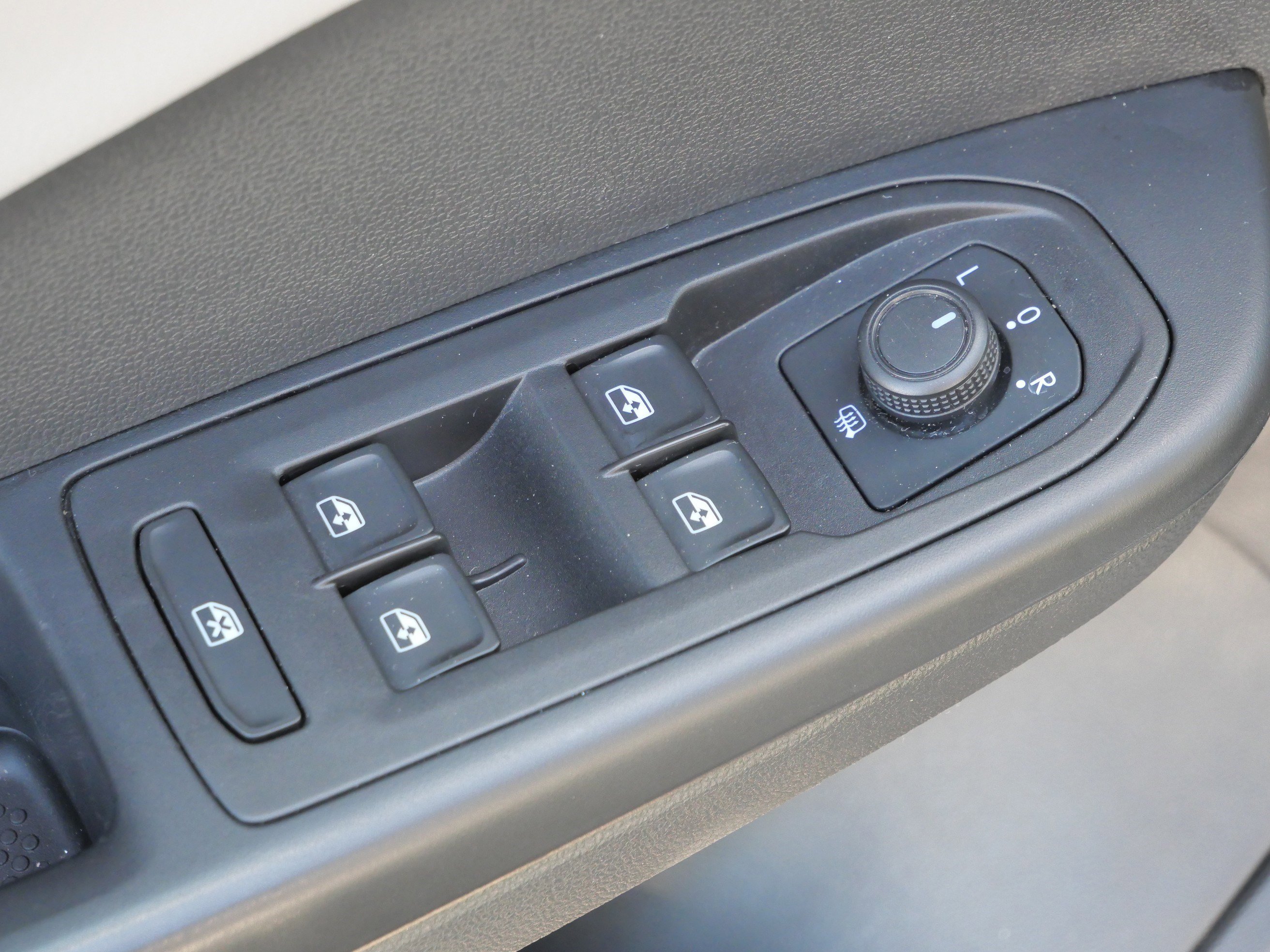 Certified 2022 Volkswagen Taos SE AWD/4WD image 19