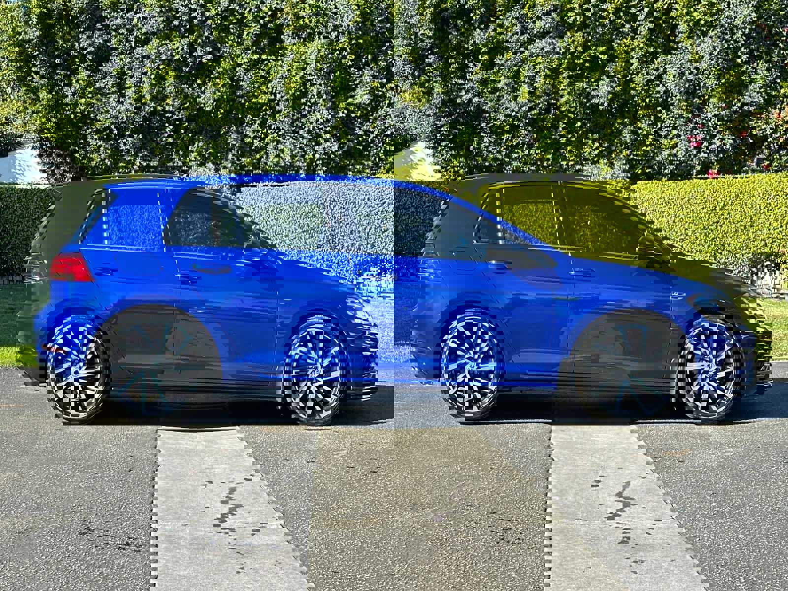 Used 2019 Volkswagen Golf R 4-Door image 9