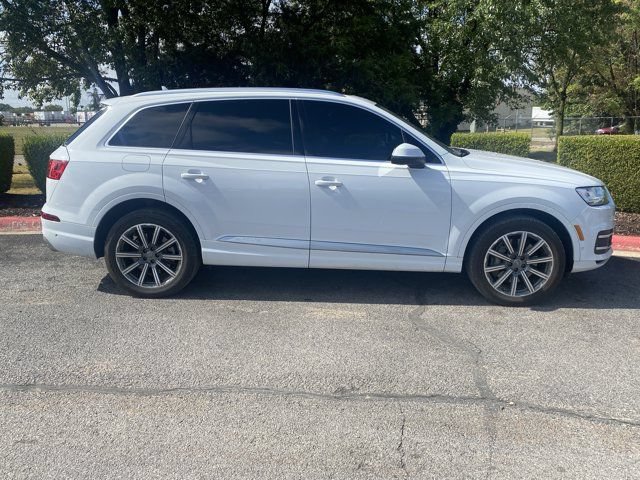 Used 2019 Audi Q7 3.0T Premium Plus w/ Premium Plus Package AWD/4WD image 2