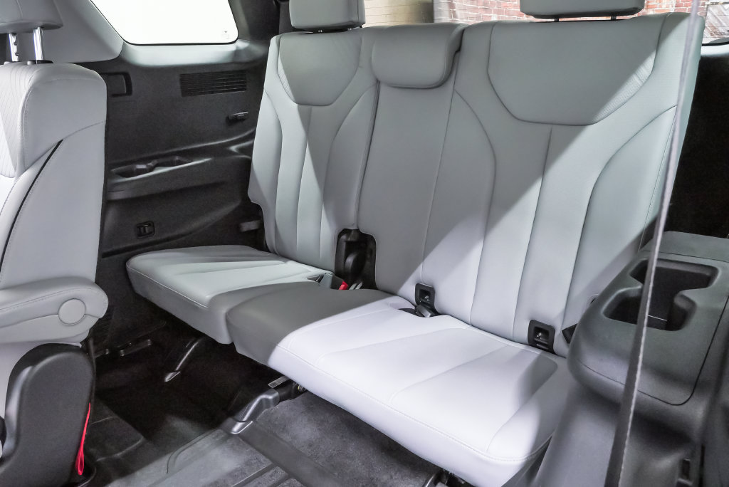 Certified 2025 Hyundai Palisade SEL AWD/4WD image 11