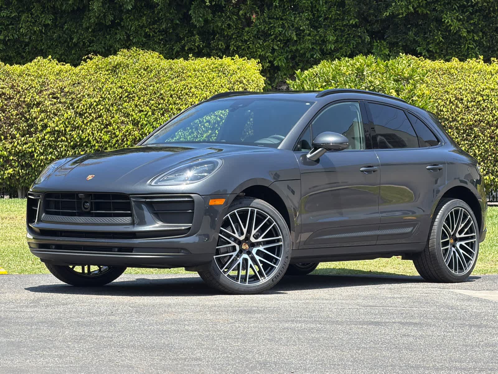 New 2026 Porsche Macan AWD/4WD image 1
