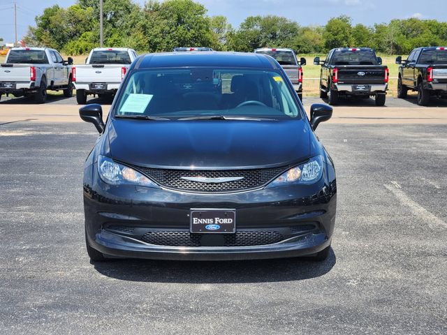 Used 2023 Chrysler Voyager LX FWD image 2
