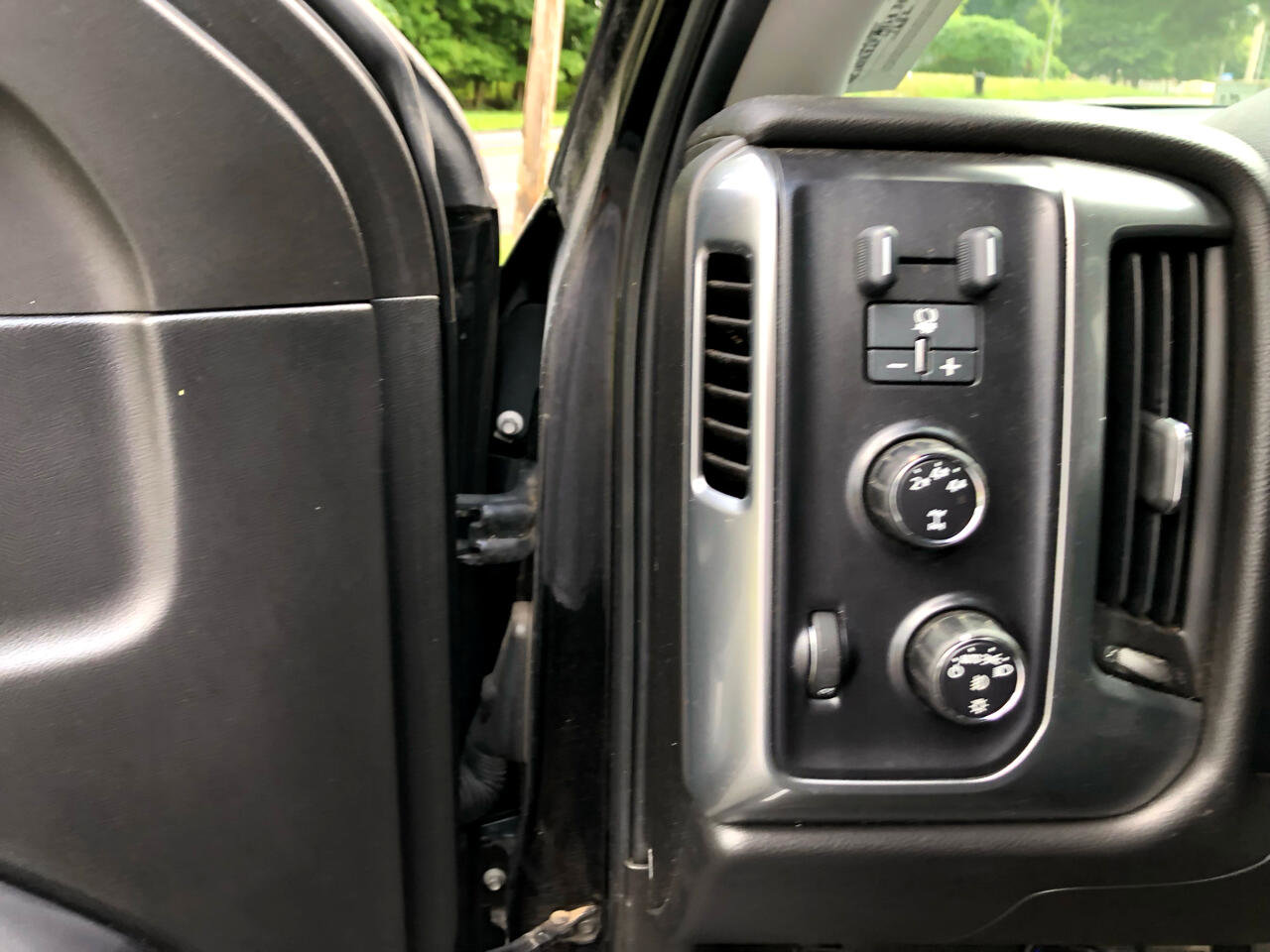 Used 2015 Chevrolet Silverado 2500 LT w/ Z71 Package, Off-Road image 25