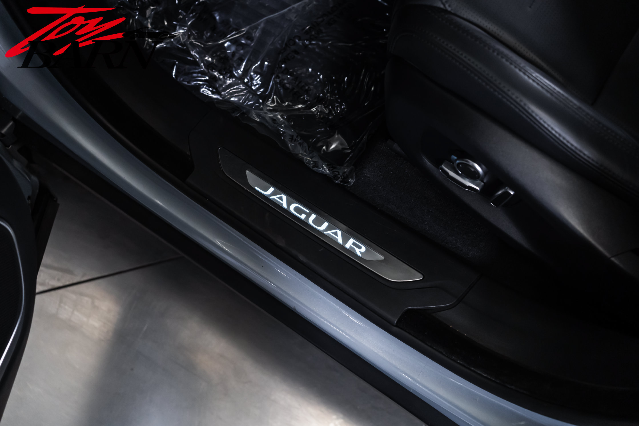 Used 2021 Jaguar F-PACE SVR AWD/4WD image 22