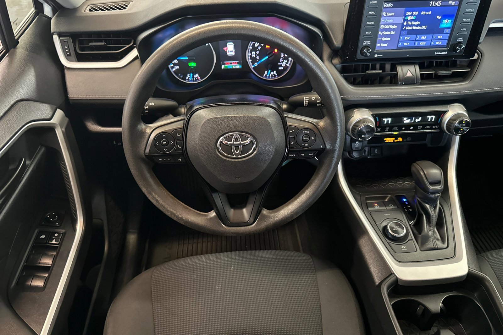 Used 2021 Toyota RAV4 LE AWD/4WD image 14
