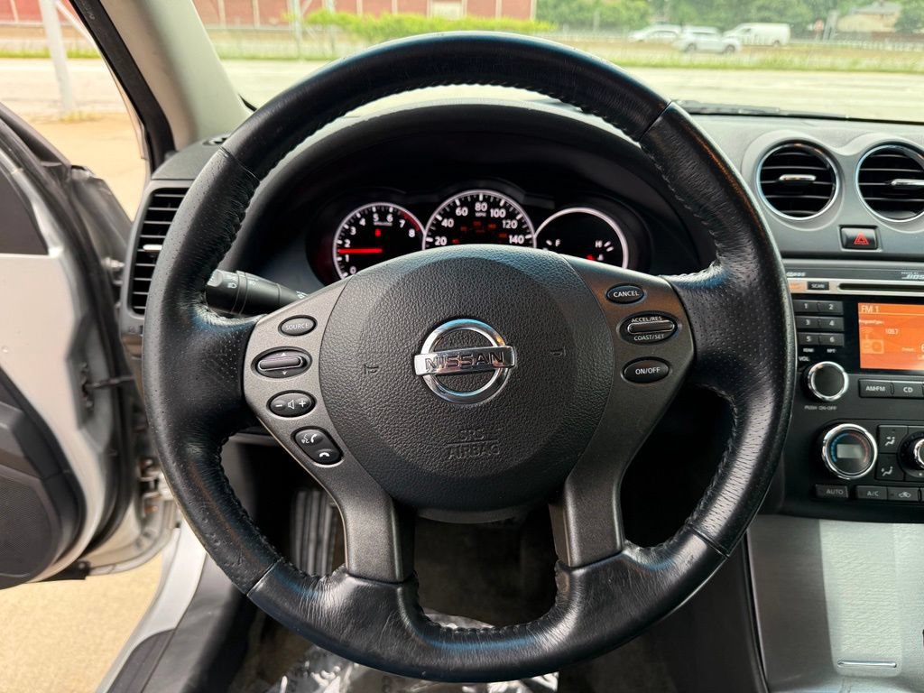Used 2011 Nissan Altima 3.5 SR w/ 3.5SR Premium Pkg FWD image 30