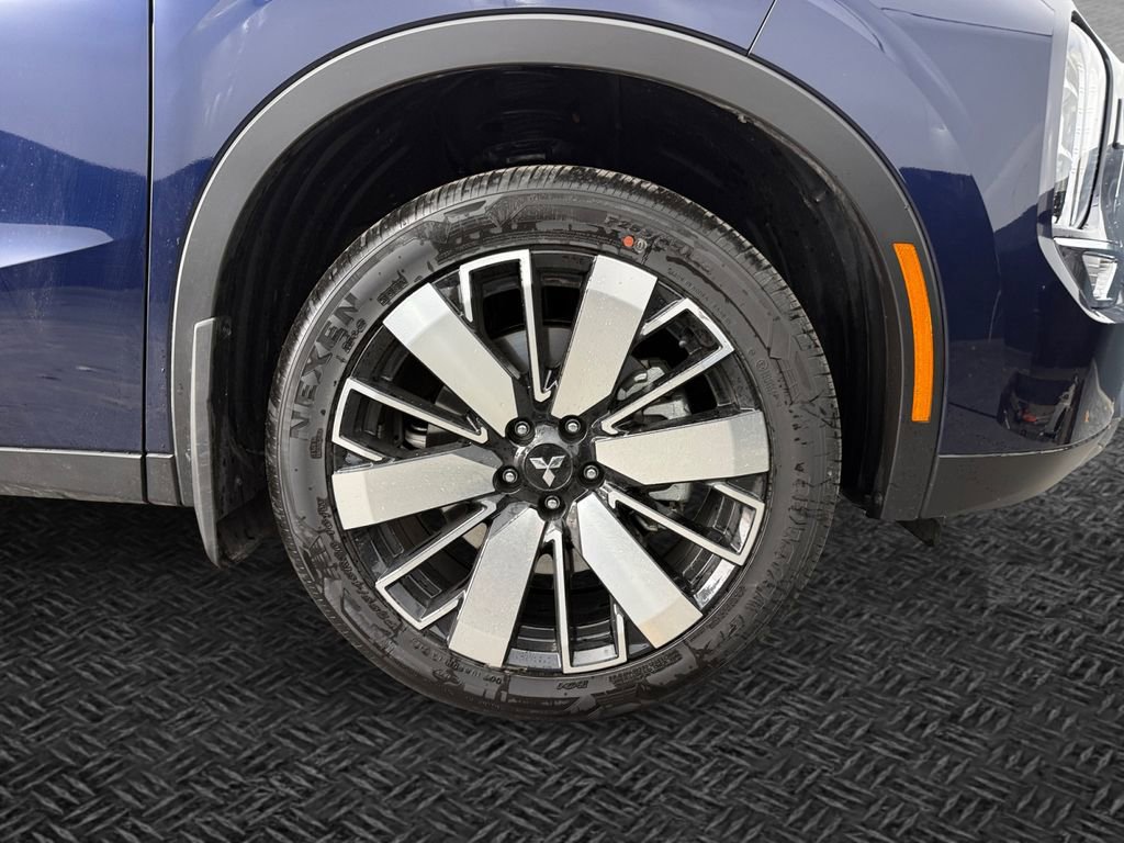 New 2026 Mitsubishi Outlander SE image 11