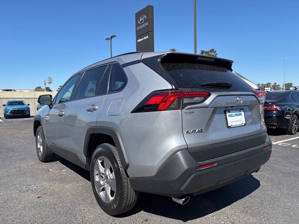 Used 2025 Toyota RAV4 XLE w/ Convenience Package image 2