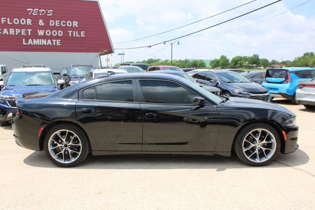 Used 2020 Dodge Charger SXT w/ Plus Group RWD image 2