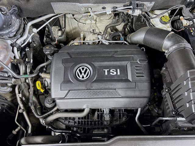 Used 2020 Volkswagen Atlas Cross Sport SE image 31