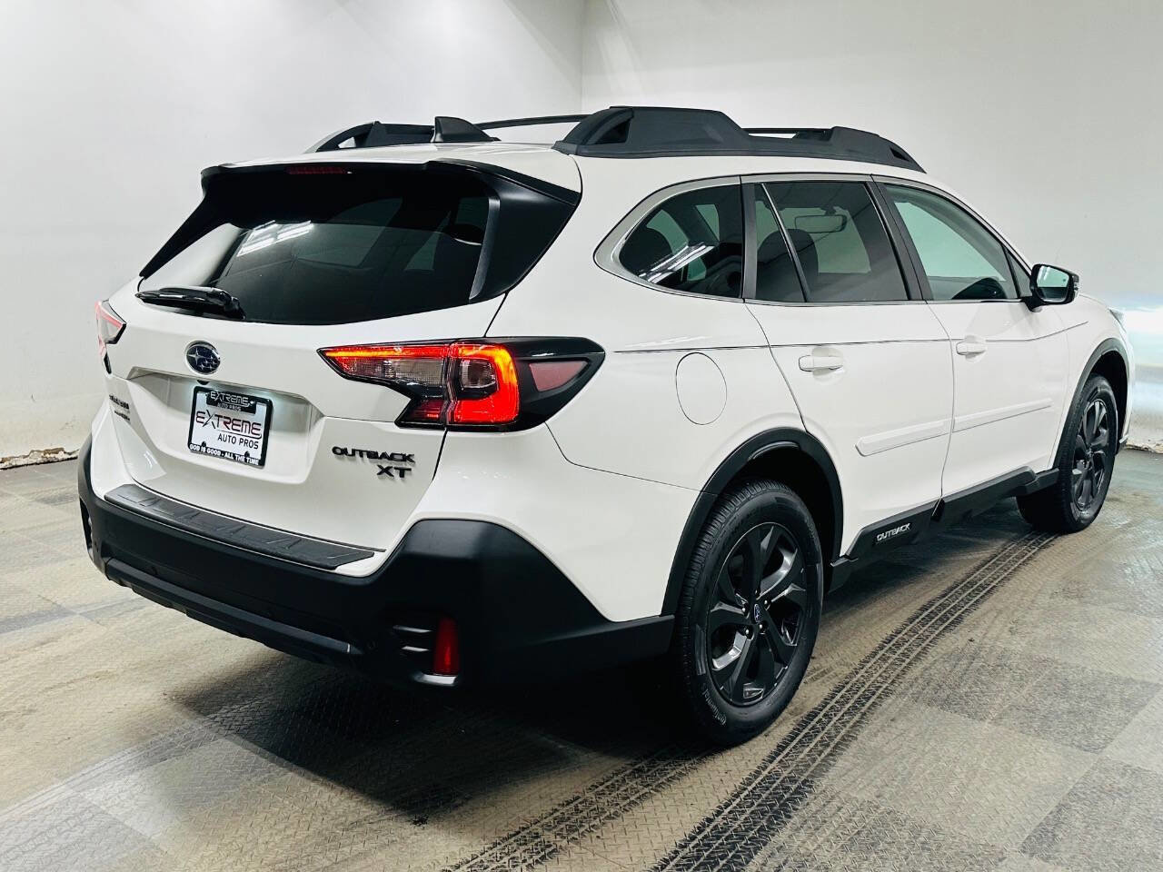 Used 2020 Subaru Outback Onyx Edition XT AWD/4WD image 7