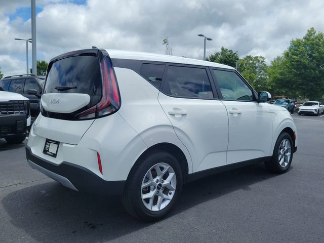 Certified 2025 Kia Soul LX w/ LX Technology Package FWD image 4