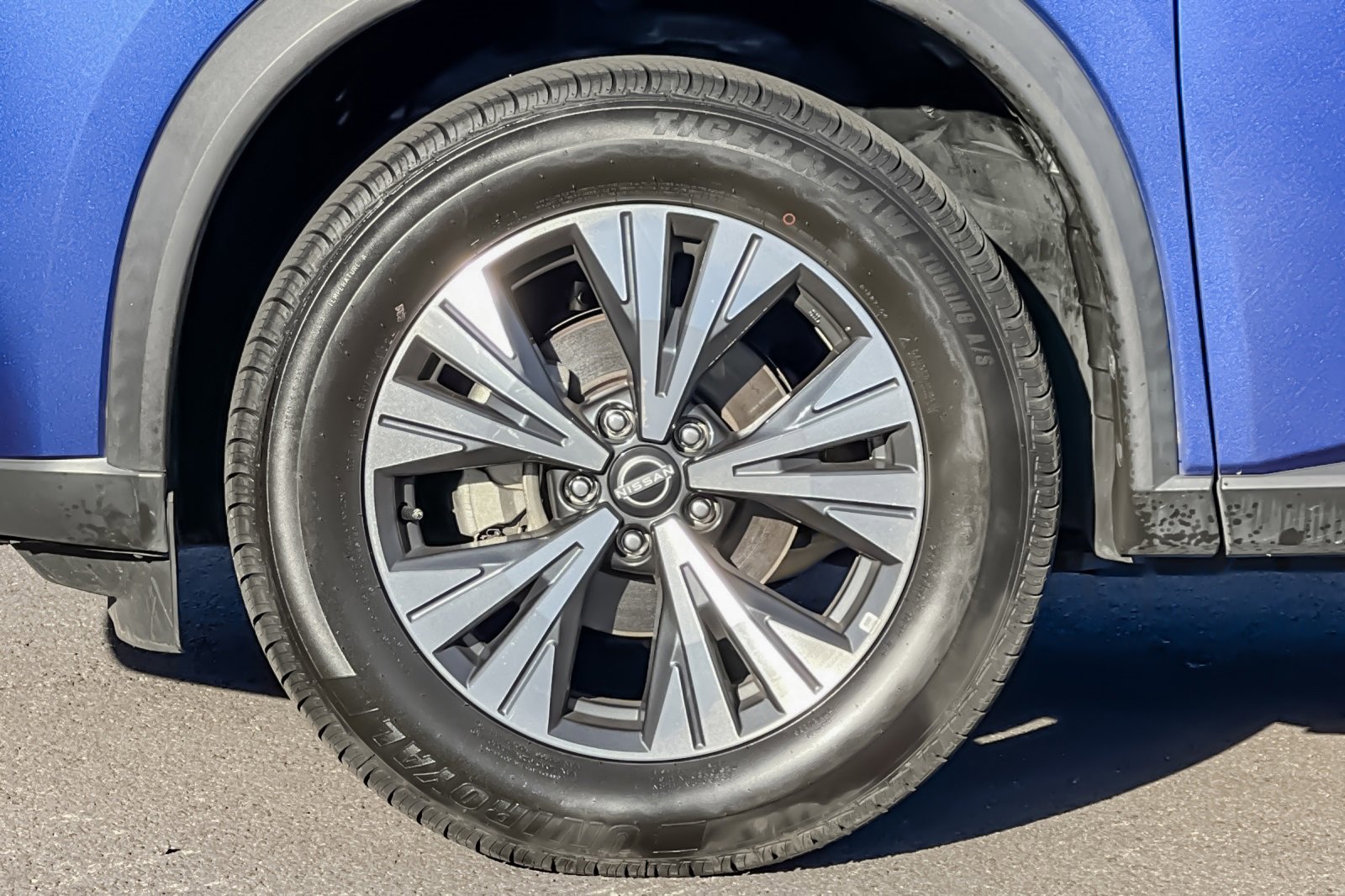 Used 2023 Nissan Rogue SV image 38