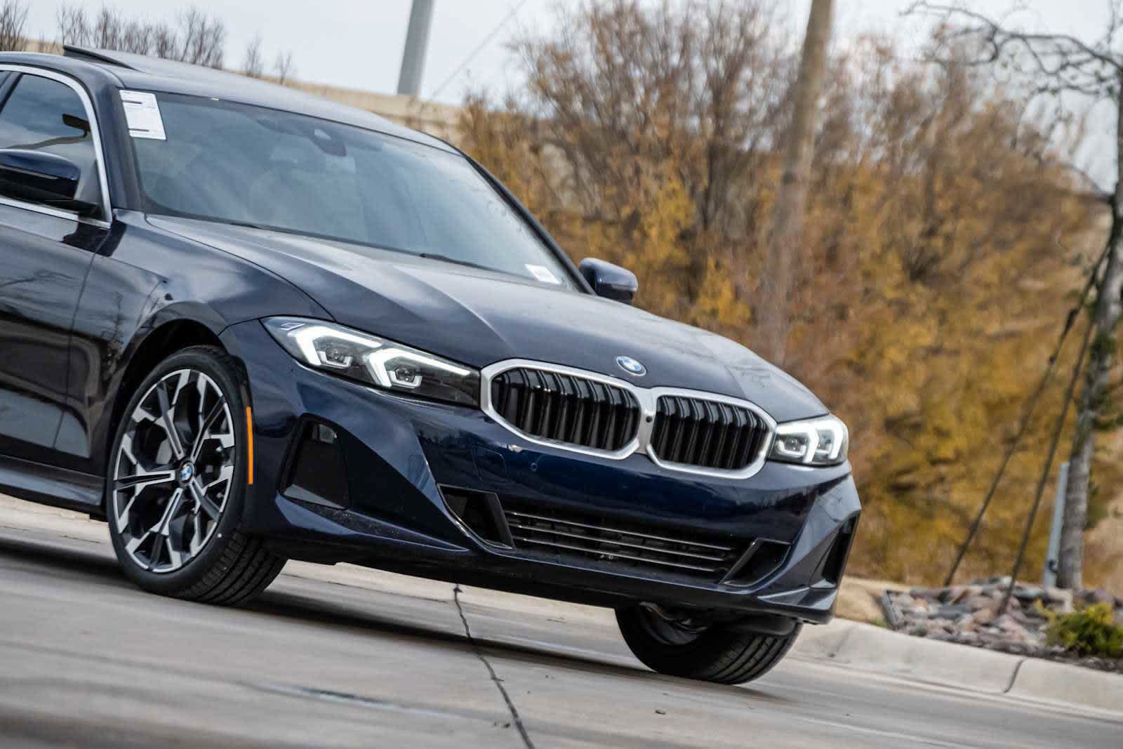 Used 2026 BMW 330i Sedan w/ Premium Package RWD image 3