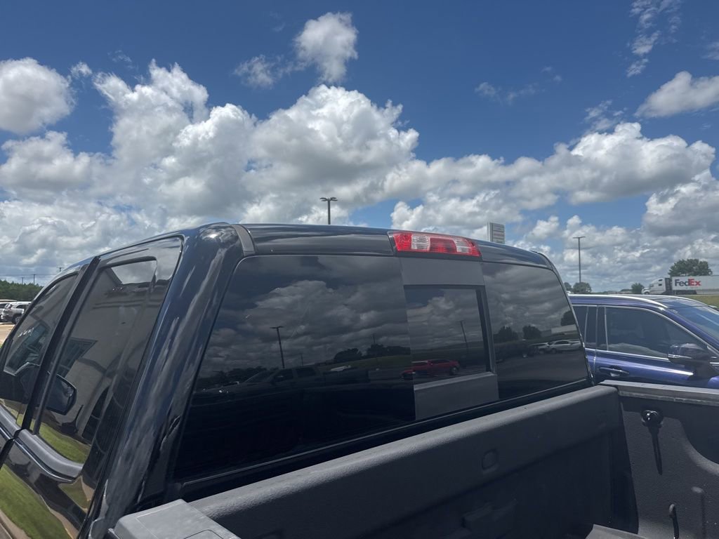Used 2017 Chevrolet Silverado 1500 LT w/ Midnight Edition AWD/4WD image 11