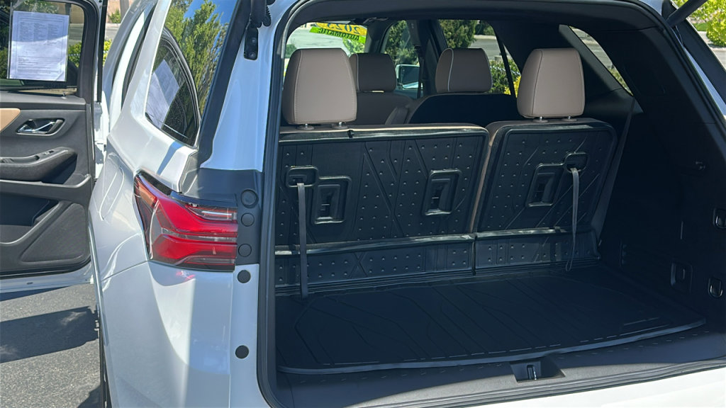 Used 2023 Chevrolet Traverse Premier image 27