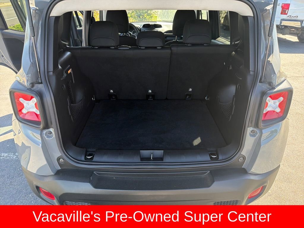 Used 2019 Jeep Renegade Latitude FWD image 23