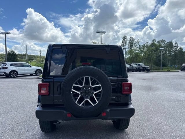 Used 2026 Jeep Wrangler Unlimited Sahara AWD/4WD image 5