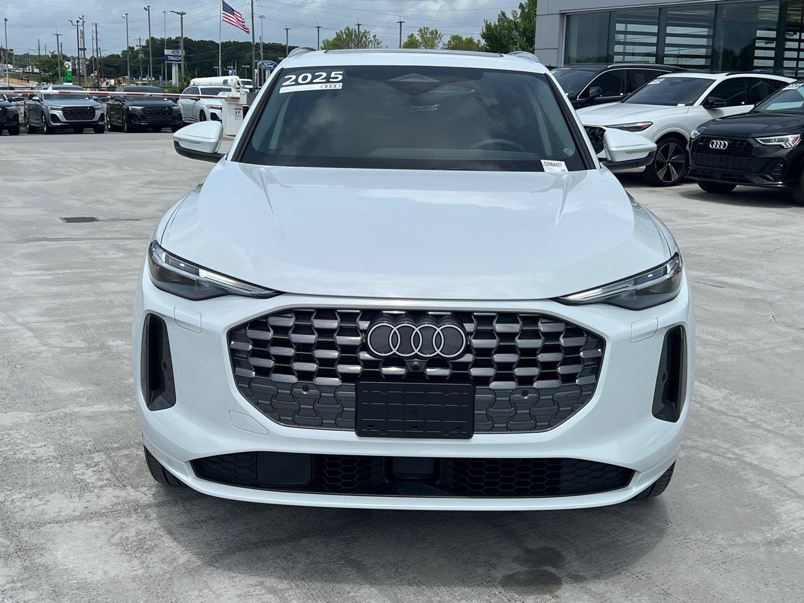 Certified 2025 Audi Q5 Premium w/ Premium Plus AWD/4WD image 2