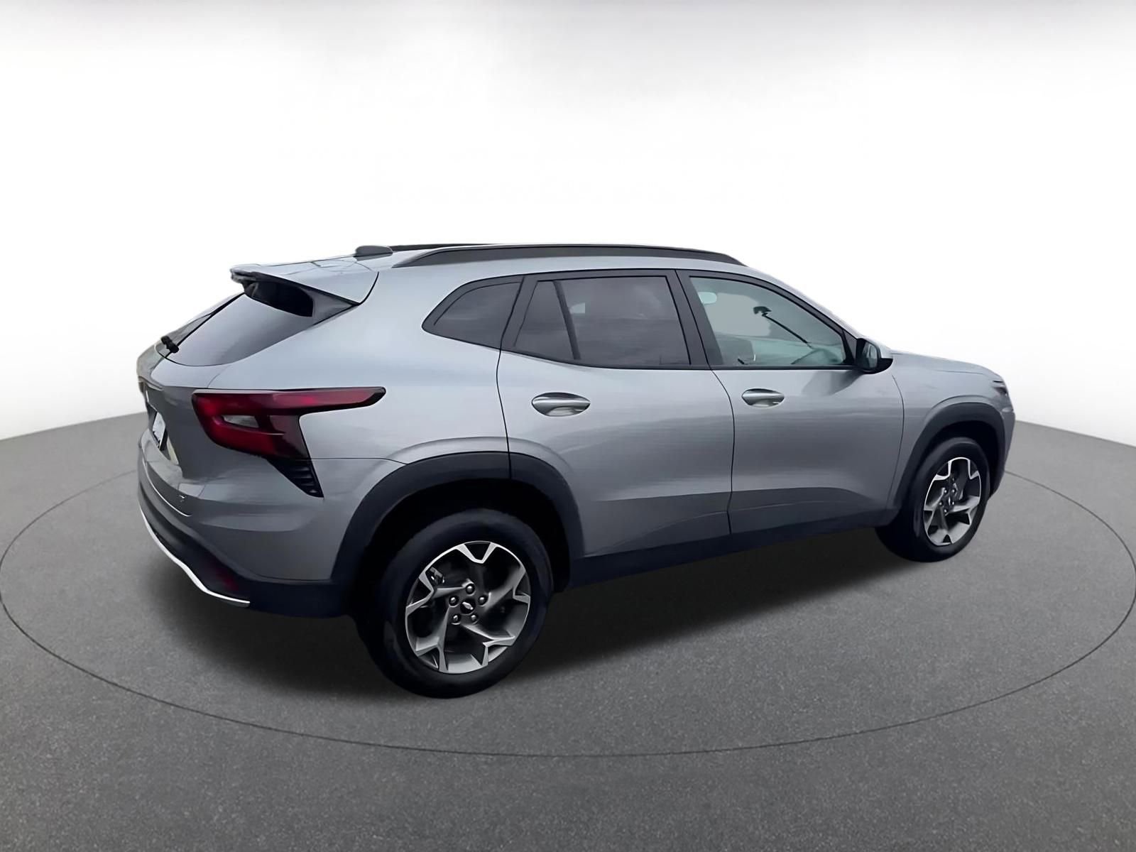 Used 2025 Chevrolet Trax LT image 15