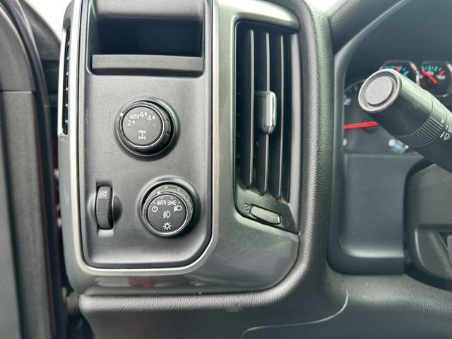 Used 2018 Chevrolet Silverado 1500 LT w/ All Star Edition AWD/4WD image 29