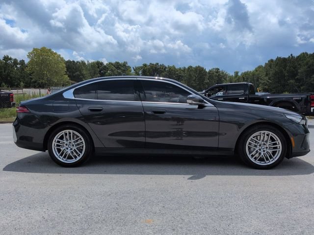 Used 2024 BMW 530i RWD image 3