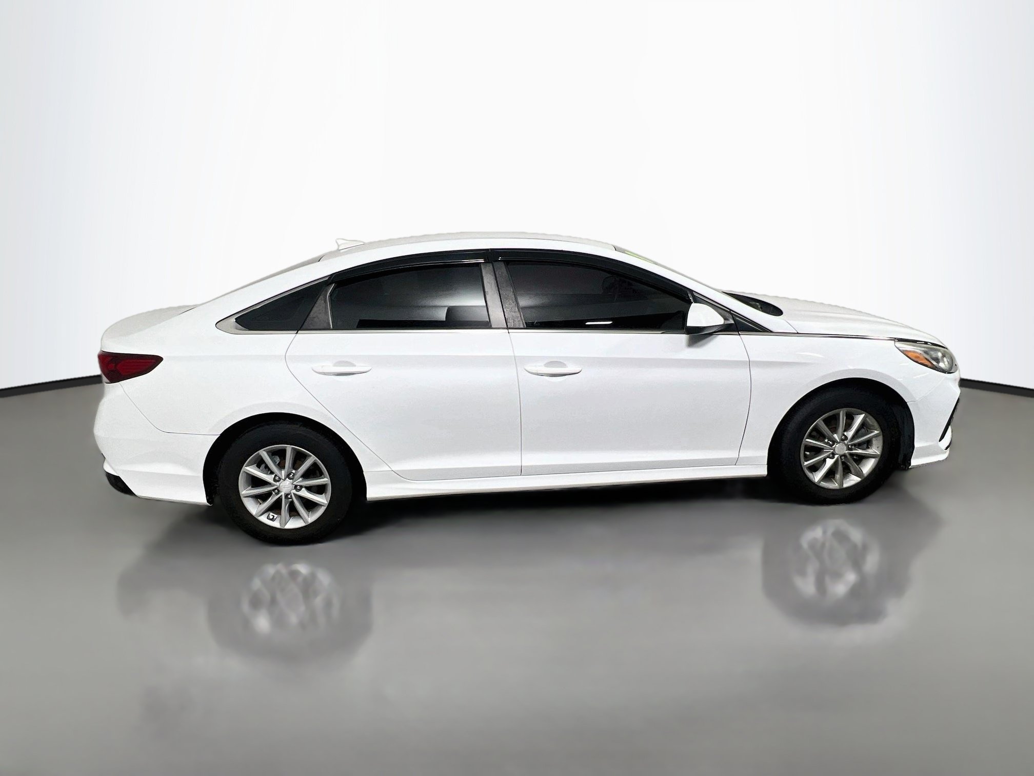 Used 2018 Hyundai Sonata SE FWD image 3