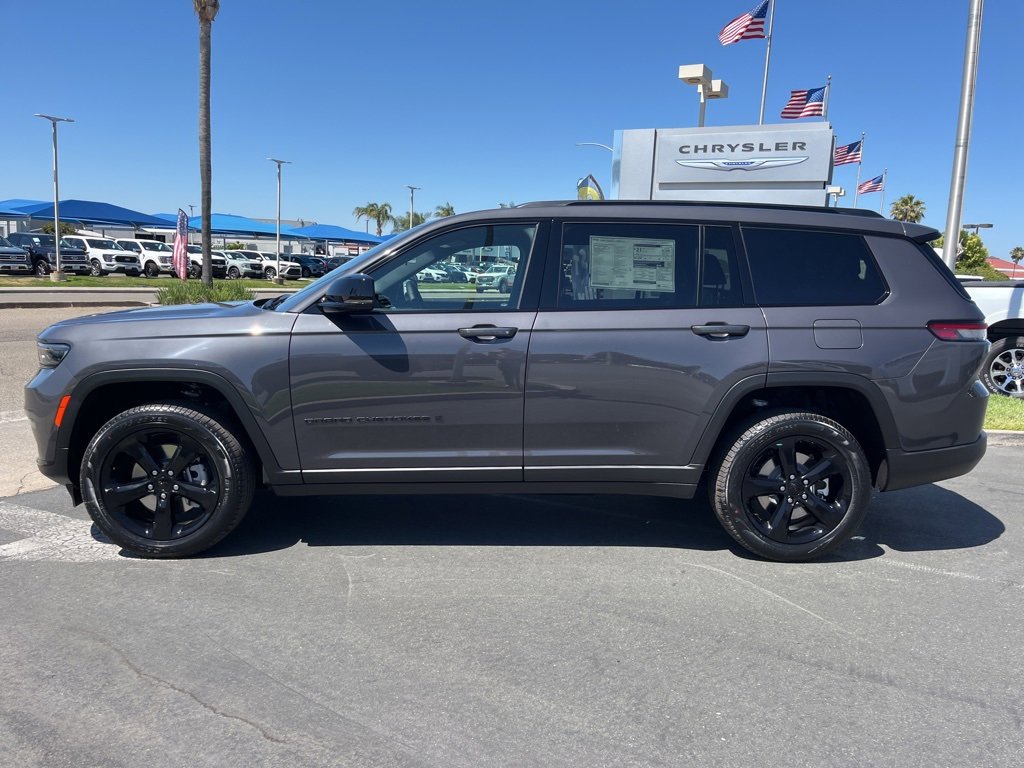 New 2025 Jeep Grand Cherokee L Limited w/ Black Appearance Package image 9