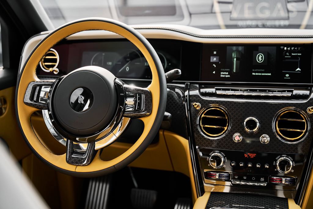 Used 2026 Rolls-Royce Cullinan Black Badge image 56