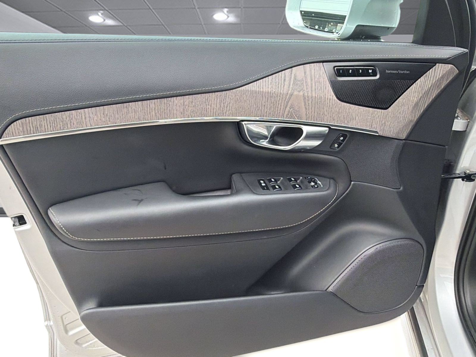 Certified 2022 Volvo XC90 T6 Inscription w/ Advanced Package AWD/4WD image 12