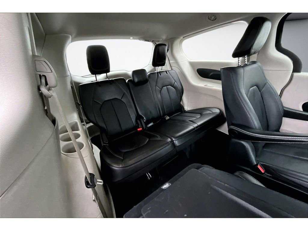 Certified 2024 Chrysler Pacifica Select image 31