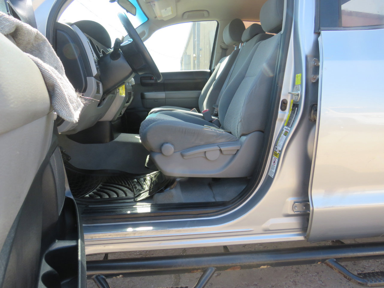 Used 2011 Toyota Tundra 4x4 Double Cab w/ Tow Pkg image 12