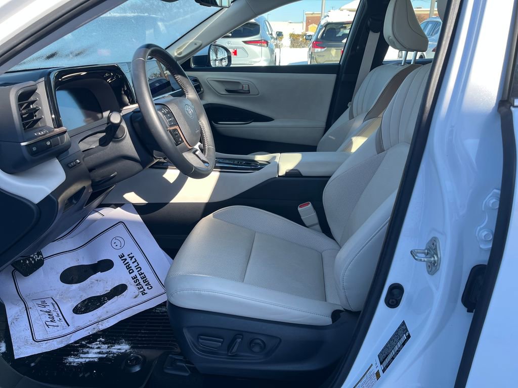 Certified 2025 Toyota Crown Limited image 10