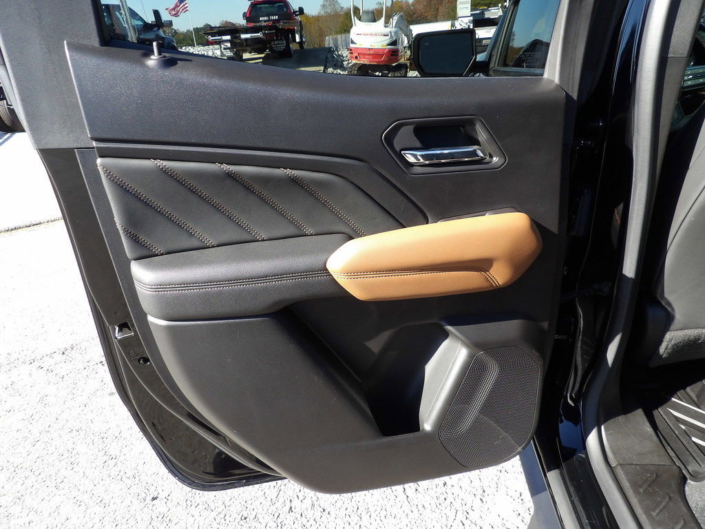 Used 2023 GMC Canyon AT4 w/ AT4 Premium Package image 31