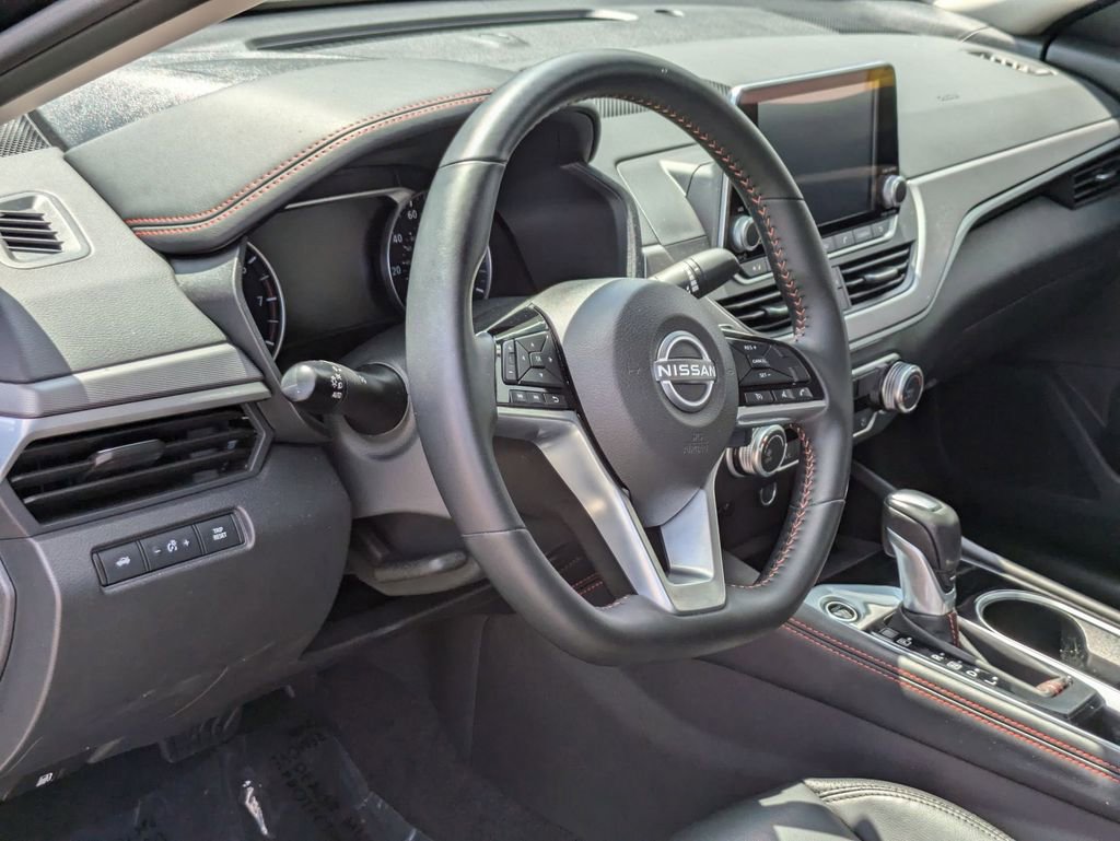 Used 2025 Nissan Altima 2.5 SR image 14