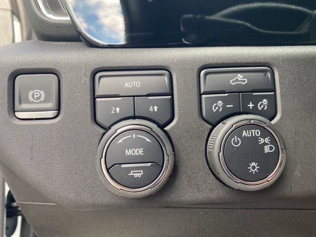 Used 2025 Chevrolet Silverado 1500 LT image 25