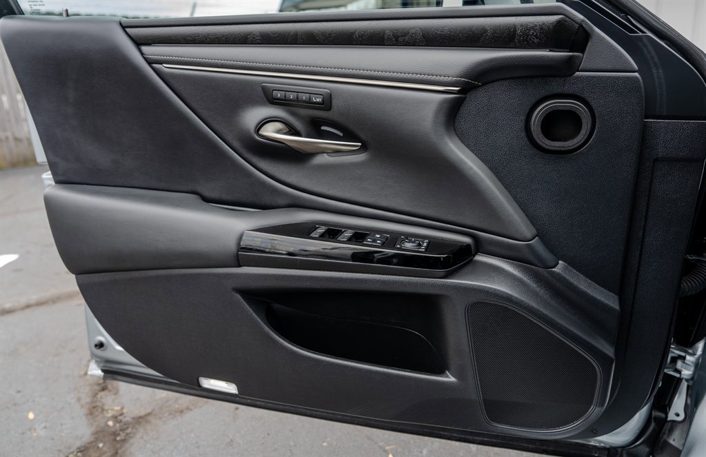 Used 2023 Lexus ES 350 Luxury w/ Premium Package image 25