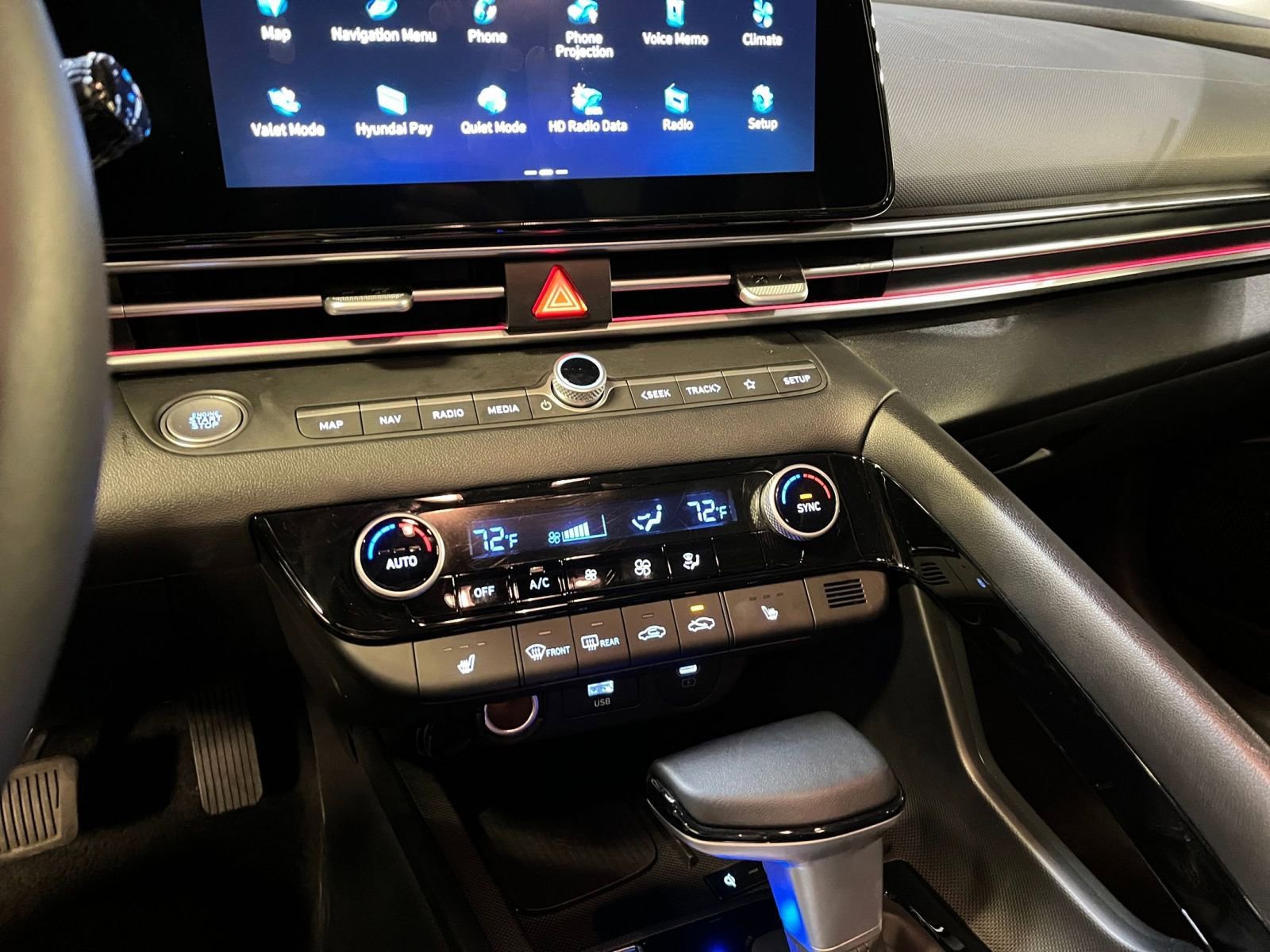 Used 2025 Hyundai Elantra SEL image 18