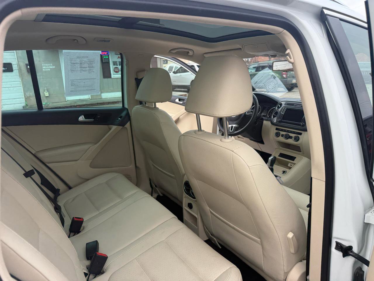 Used 2016 Volkswagen Tiguan SE image 46