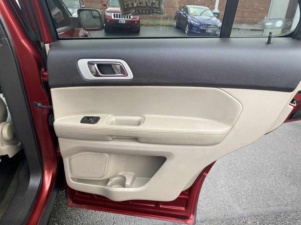 Used 2015 Ford Explorer XLT w/ Equipment Group 202A image 18