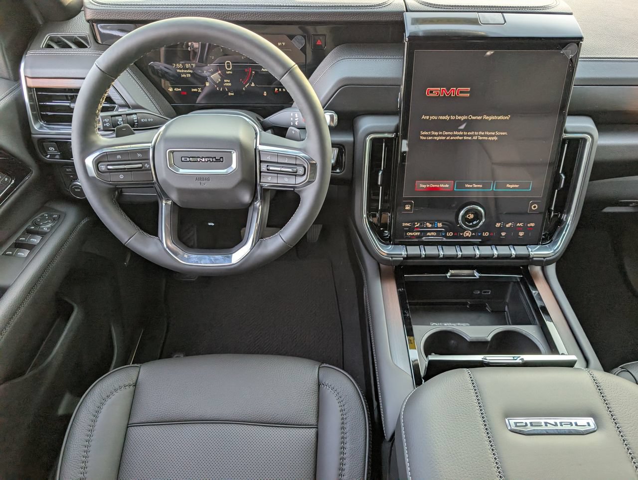 New 2026 GMC Yukon Denali w/ Sun & Power Step Package AWD/4WD image 9
