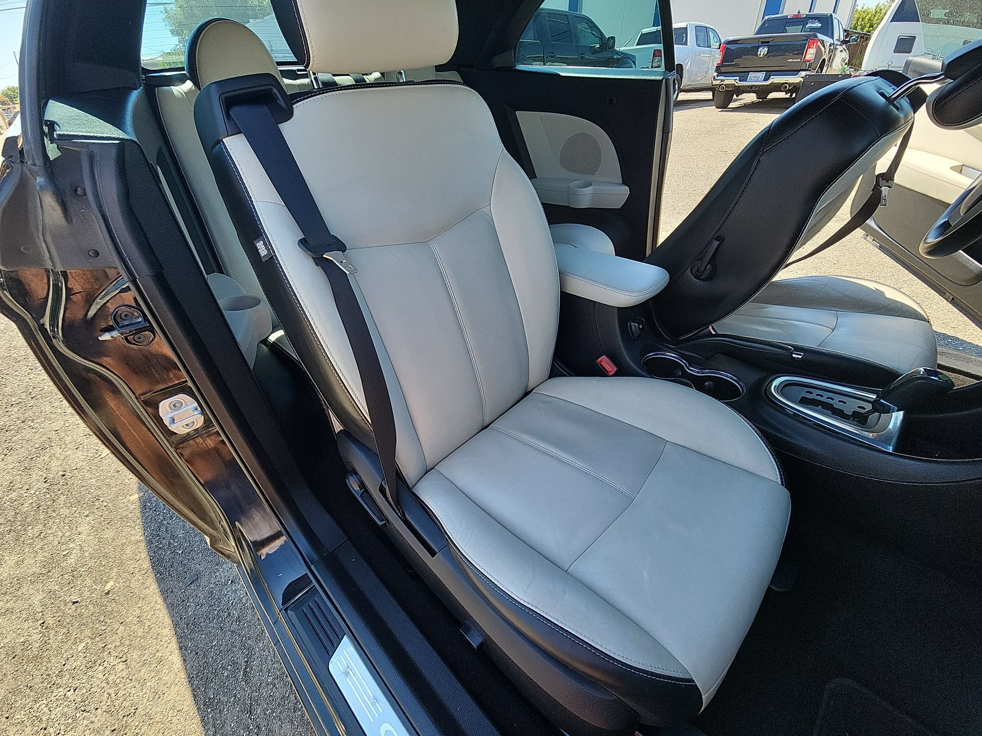 Used 2013 Chrysler 200 Limited FWD image 24