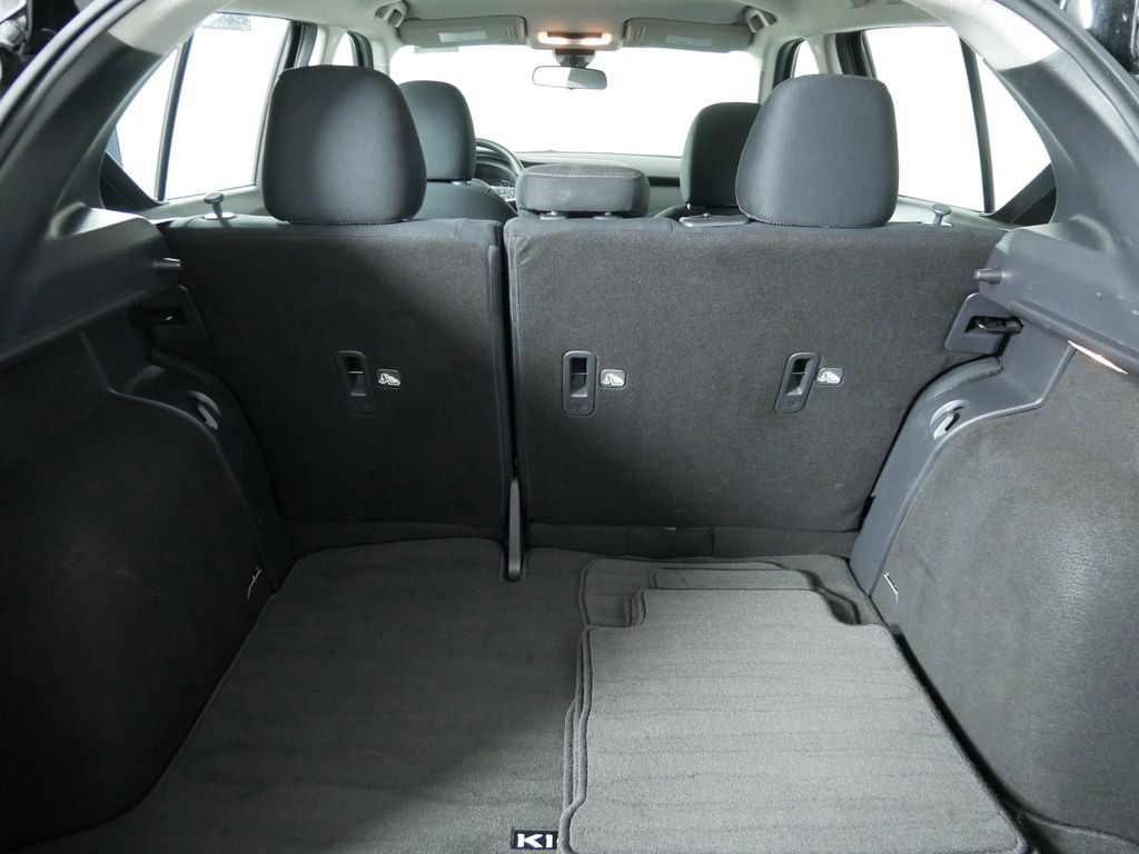 Used 2022 Nissan Kicks SV image 17