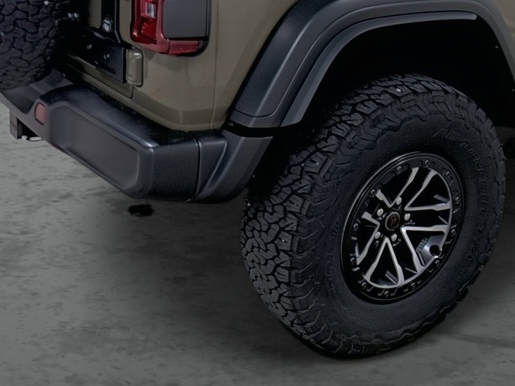 Used 2025 Jeep Wrangler Unlimited Rubicon w/ XTREMEE 35" Tire Package AWD/4WD image 12